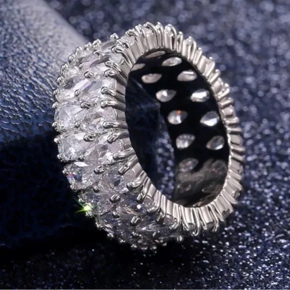 NEW 925 STERLING SILVER ETERNITY DIAMOND RING, CUTE RING, SHINY RING. - Picture 5 of 6